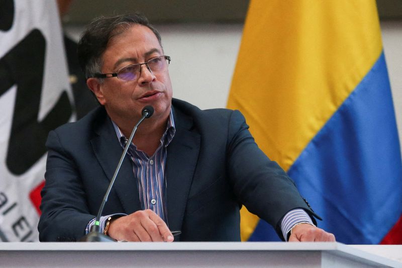 Foto de archivo. El presidente electo de Colombia, Gustavo Petro, habla después de recibir su credencial por parte del Consejo Nacional Electoral en Bogotá, Colombia, 23 de junio, 2022. REUTERS/Luisa González