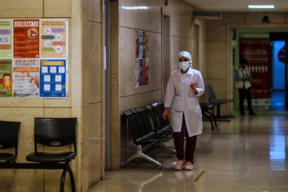 La ley pretende que las internaciones de pacientes psiquiátricos se hagan en hospitales generales. Aquí, el Posadas, donde hace unos años murió un enfermero tratando de evitar el suicido de un enfermo mental (EFE/Juan Ignacio Roncoroni)
