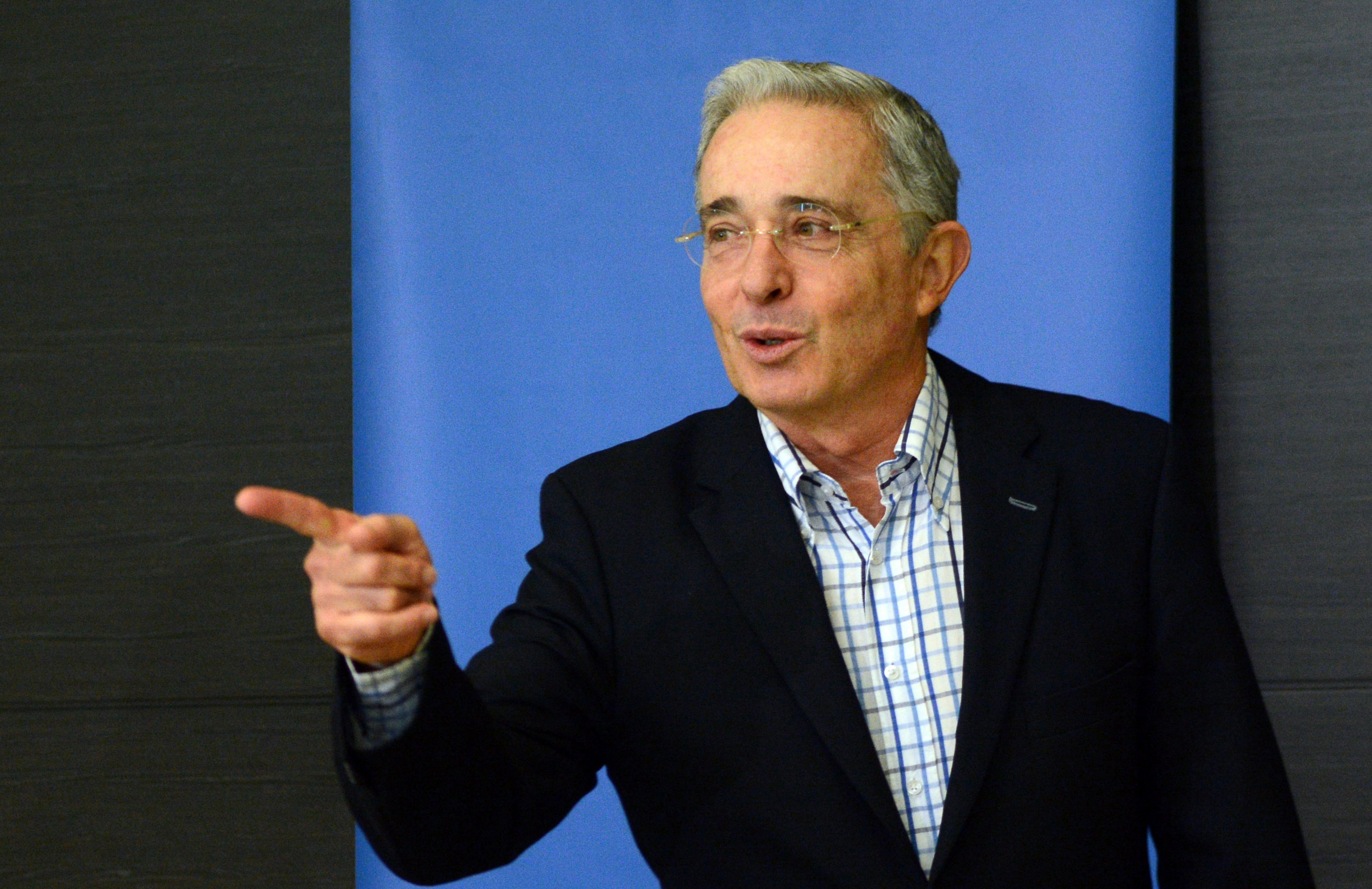 En la imagen, el expresidente de Colombia Álvaro Uribe Vélez. EFE/Luis Eduardo Noriega A./Archivo
