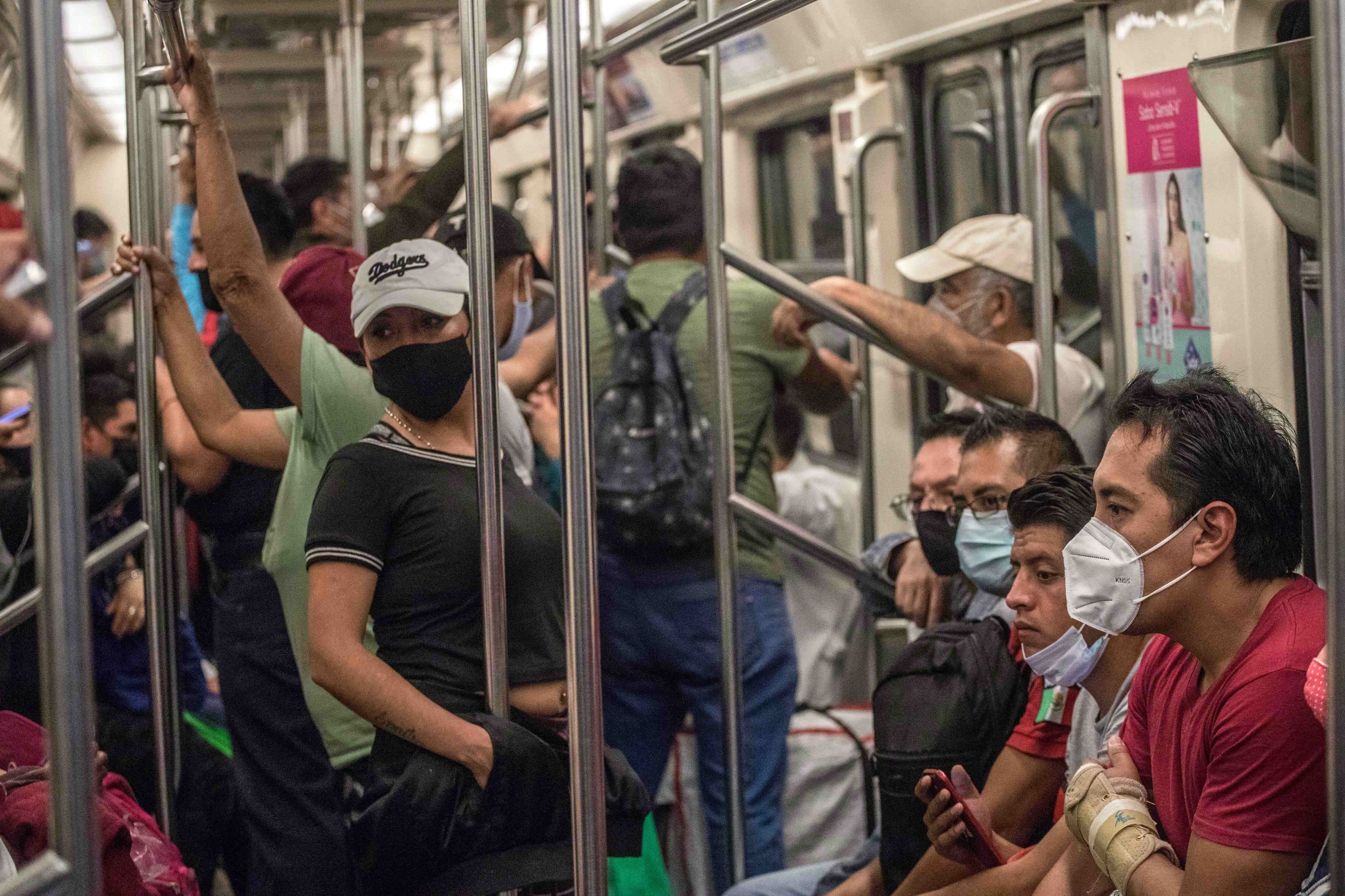 22/10/2020 Un grupo de pasajeros en uno de los vagones de la red de metro de Ciudad de México.
POLITICA CENTROAMÉRICA MÉXICO LATINOAMÉRICA INTERNACIONAL
EL UNIVERSAL / ZUMA PRESS / CONTACTOPHOTO
