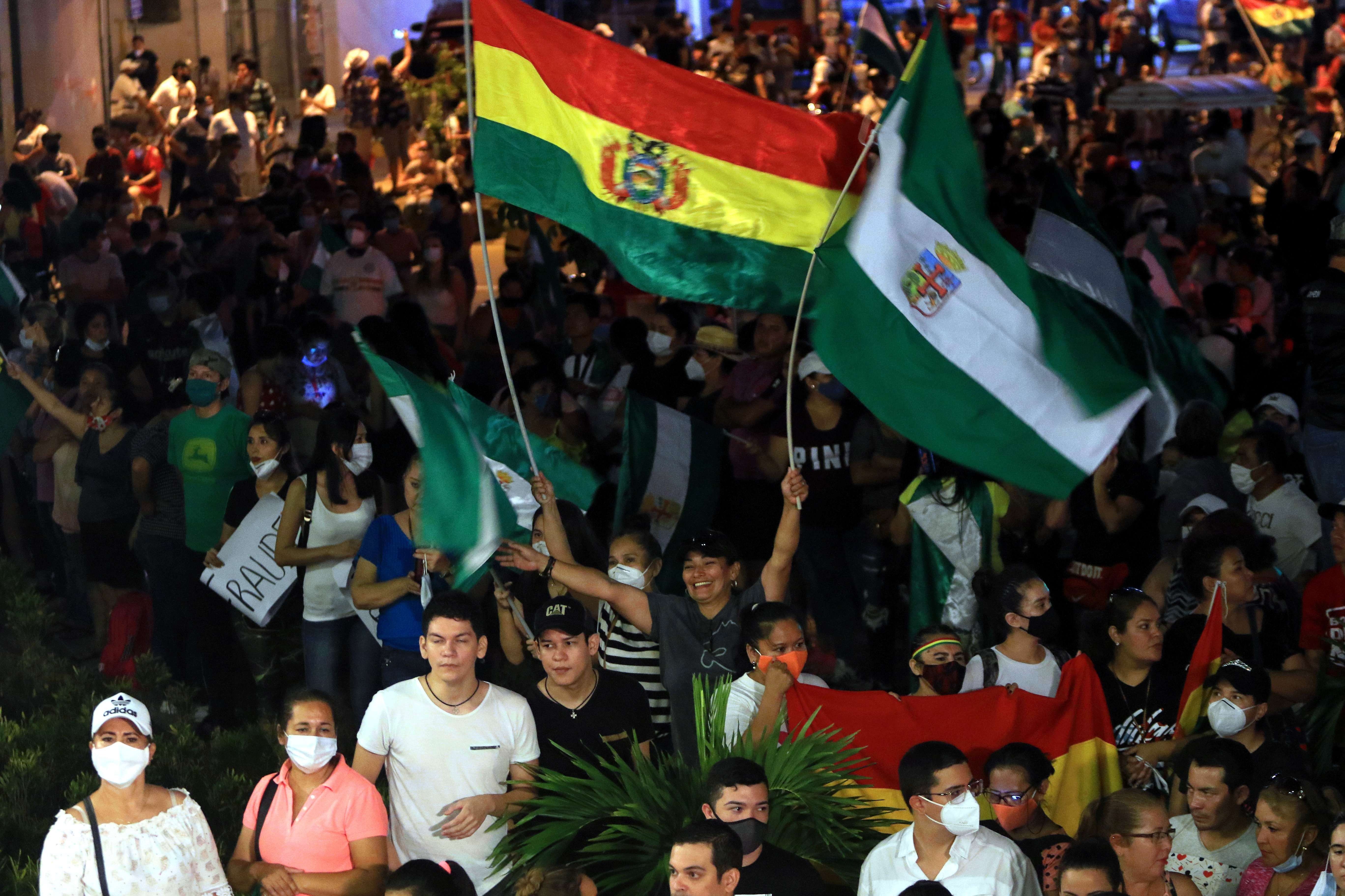 Un conteo sin fin hace esperar al MAS para festejar su triunfo en Bolivia