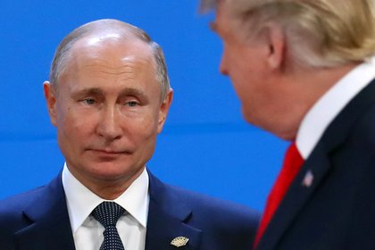 Vladimir Putin y Donald Trump. REUTERS/Marcos Brindicci/File Photo