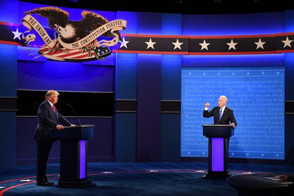 Donald Trump y Joe Biden en el segundo debate presidencial en EEUU
