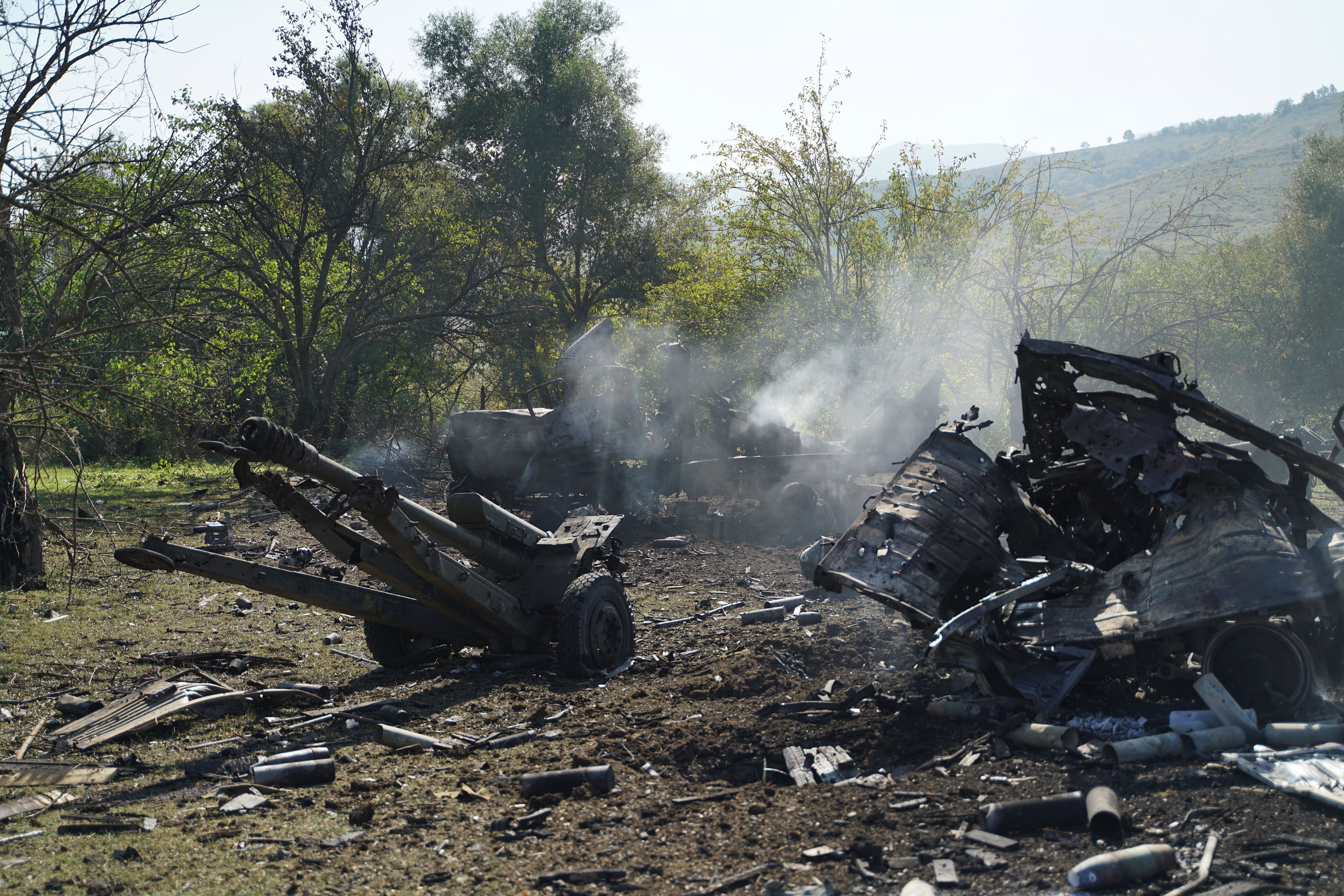 Vista de una batería de misiles destruida por drones azerbaiyanos en una localización sin revelar en el sur del frente de guerra entre Azerbaiyán y Armenia en Nagorno Karabaj. EFE/ Pablo González/Archivo
