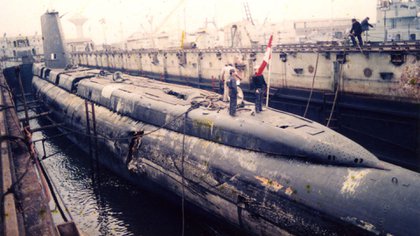 El submarino Pacocha se hundió el 26 de agosto de 1988, dejando atrapados en su interior a 22 hombres que por casi 24 horas lucharon por su vida, contra la falta de oxigeno y el riesgo de salir a pulmón libre hasta la superficie. 