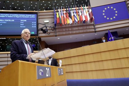 El alto representante de la Unión Europea para Asuntos Exteriores y Política de Seguridad, Josep Borrell, asiste a una sesión plenaria del Parlamento Europeo en Bruselas, Bélgica. 7 de octubre, 2020. REUTERS/Yves Herman/Pool