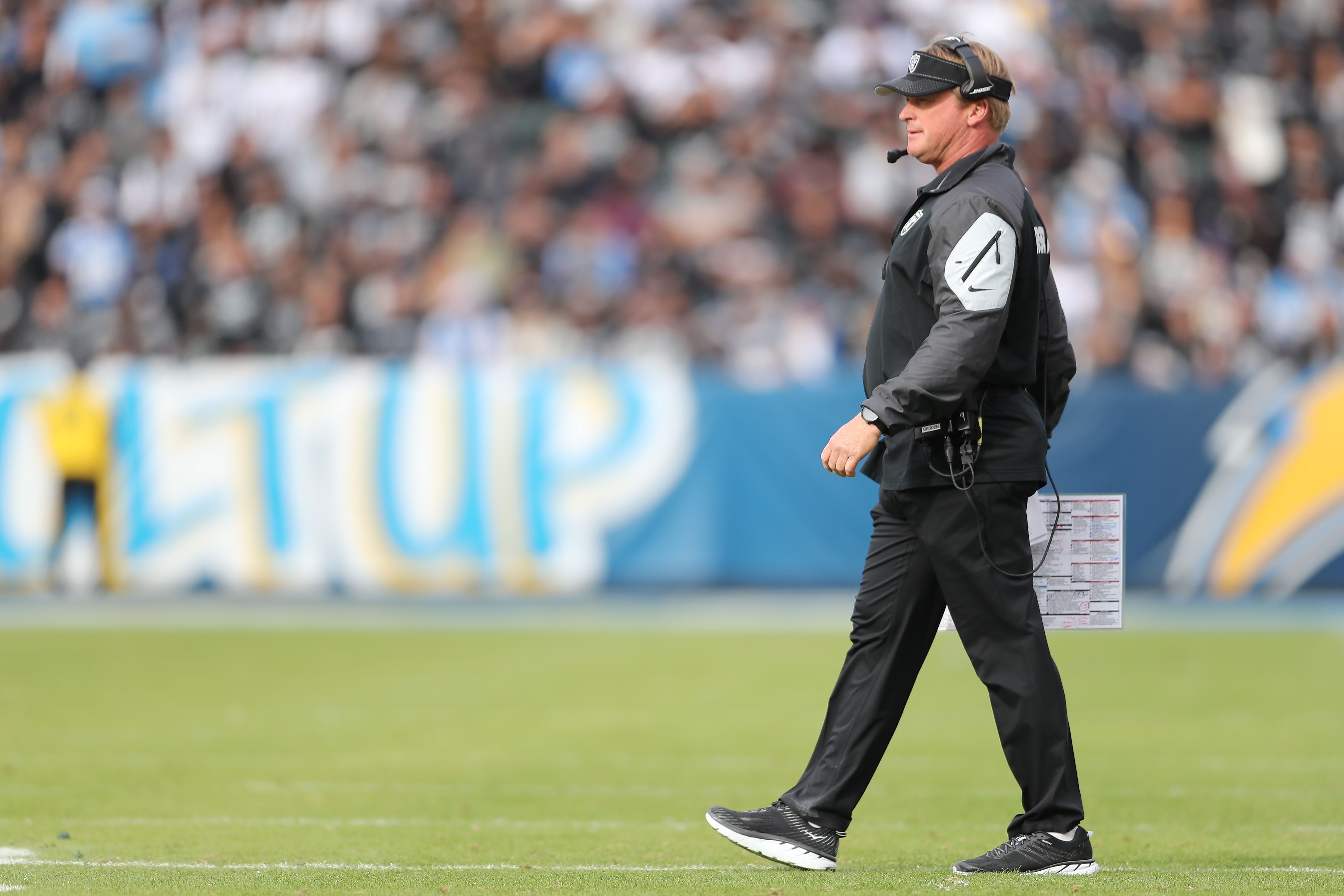 En la imagen, el entrenador de los Raiders de Oakland Jon Gruden. EFE/Peter Joneleit/Archivo
