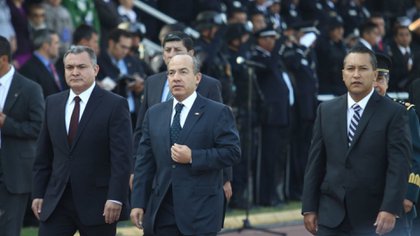 Calderón Hinojosa junto a su entonces secretario de seguridad, Genaro García Luna, hoy preso en EEUU por su presunta colaboración con el crimen organizado (Foto: Cuartoscuro)