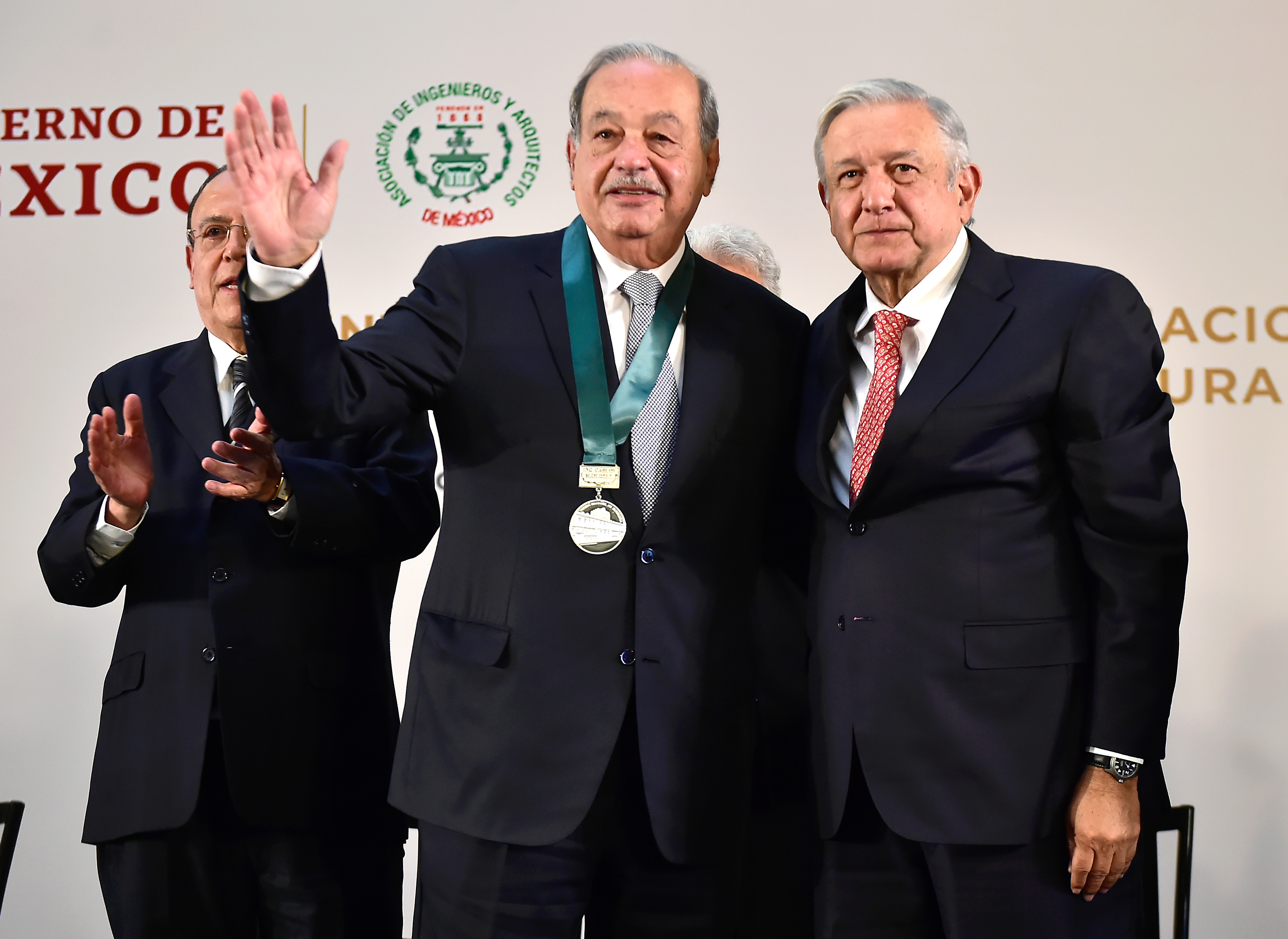 El mandatario mexicano aseguró que Carlos Slim “es una gente sensible” que reconoce el valor de los trabajadores. (FOTO: PRESIDENCIA /CUARTOSCURO)